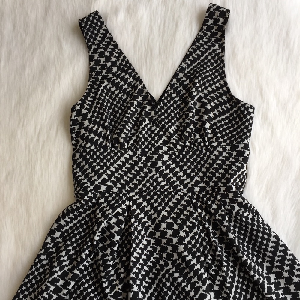 Victoria’s Secret Houndstooth A-Line Casual Dress - Picture 2 of 5